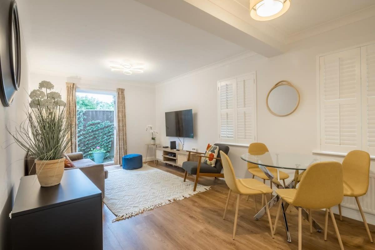 Lovely 1 Bed Apartment With Free Parking & Garden CBG Dış mekan fotoğraf
