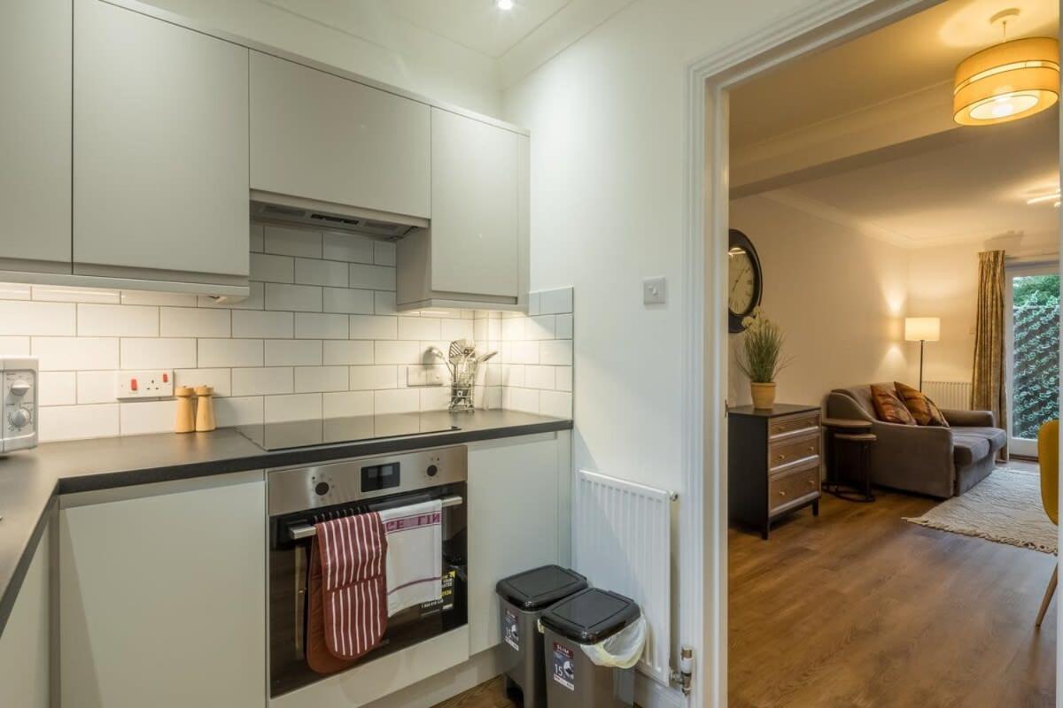 Lovely 1 Bed Apartment With Free Parking & Garden CBG Dış mekan fotoğraf